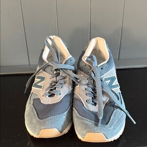 New Balance women’s light blue grey color